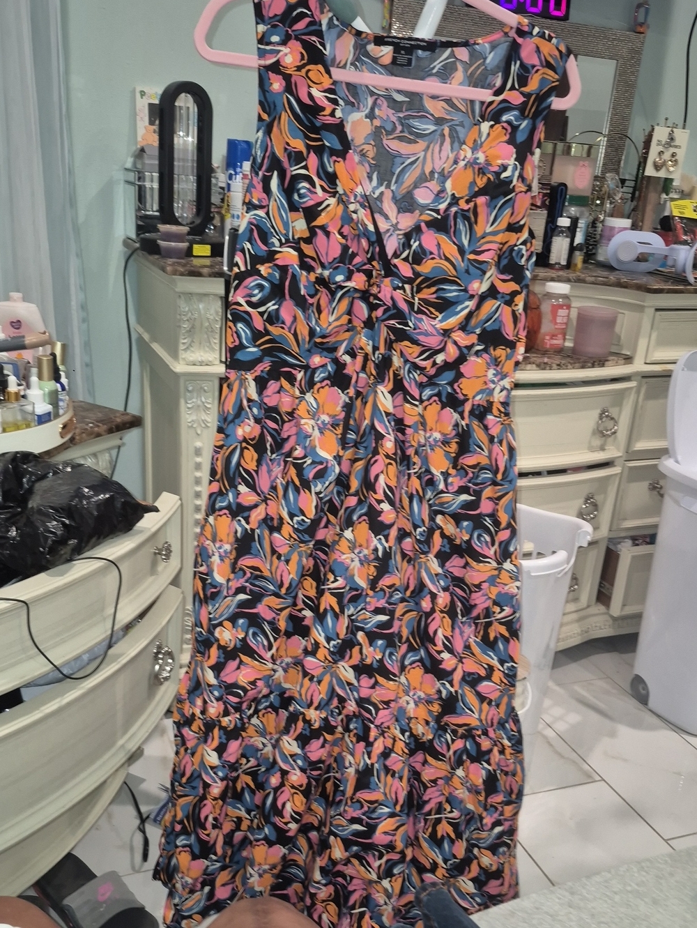 French Connection Black Floral Sleeveless, Twisted Ruch Front Maxi Dress.